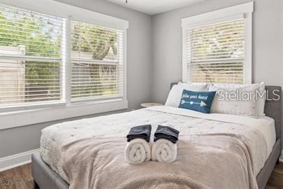 For Sale: $389,900 (4 beds, 2 baths, 1180 Square Feet)