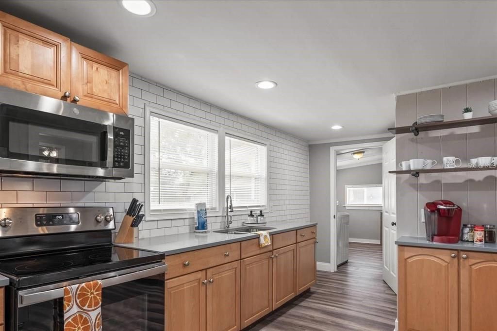 For Sale: $389,900 (4 beds, 2 baths, 1180 Square Feet)