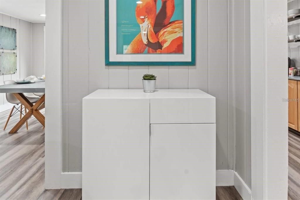 For Sale: $389,900 (4 beds, 2 baths, 1180 Square Feet)