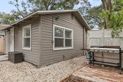 For Sale: $389,900 (4 beds, 2 baths, 1180 Square Feet)