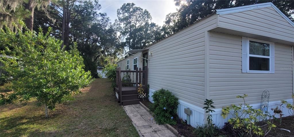 For Sale: $133,000 (2 beds, 2 baths, 840 Square Feet)