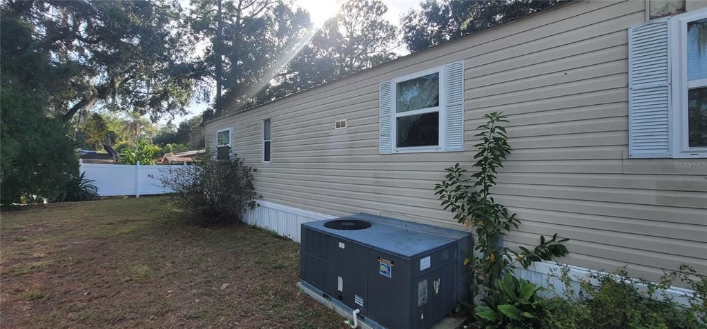 For Sale: $133,000 (2 beds, 2 baths, 840 Square Feet)