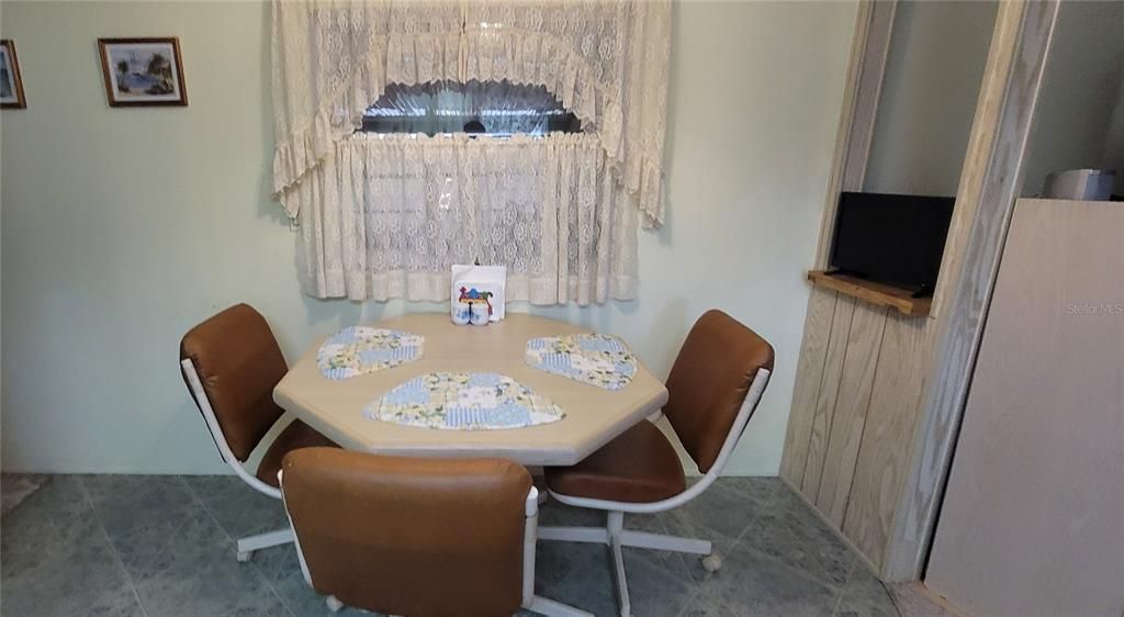 For Sale: $133,000 (2 beds, 2 baths, 840 Square Feet)