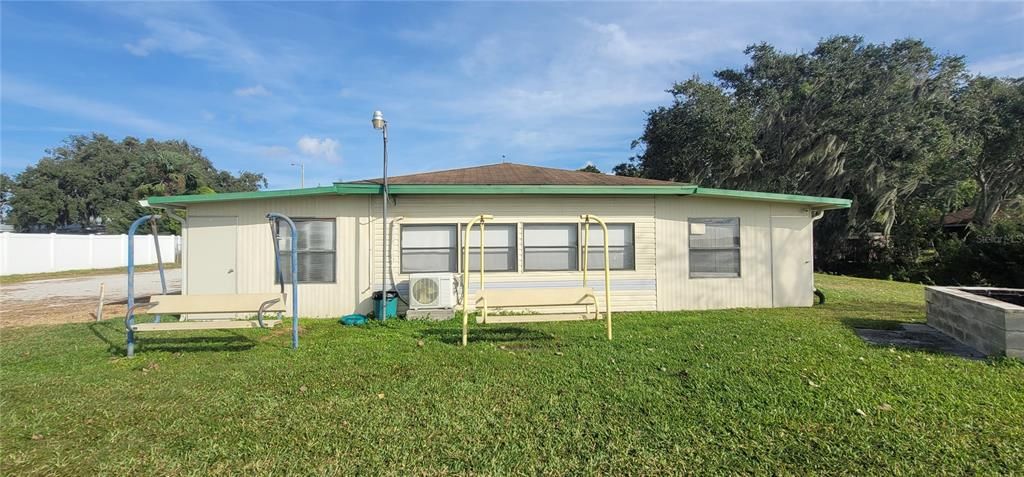 For Sale: $133,000 (2 beds, 2 baths, 840 Square Feet)