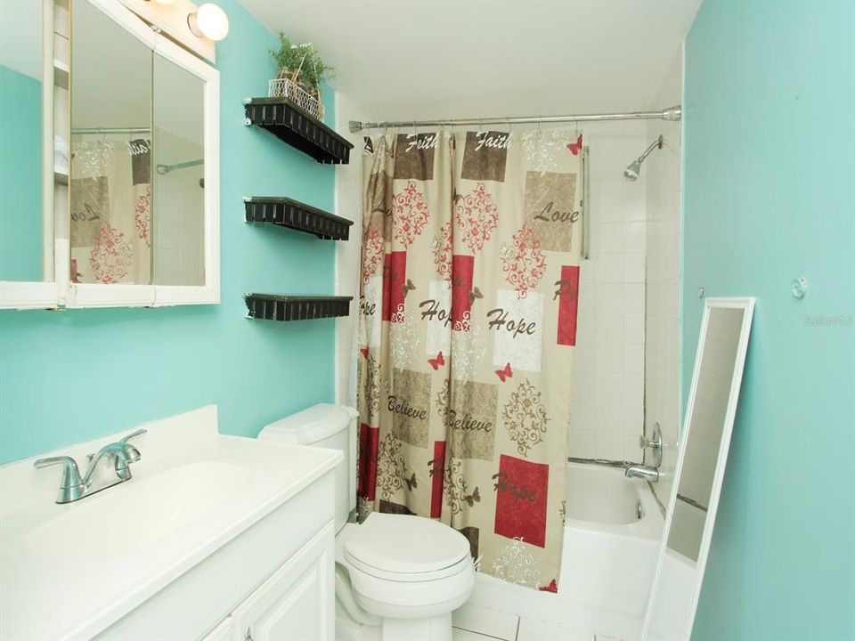 For Sale: $275,000 (3 beds, 2 baths, 1075 Square Feet)