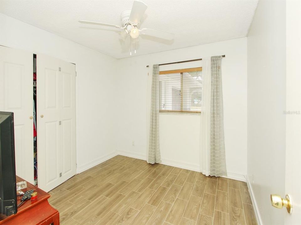 For Sale: $275,000 (3 beds, 2 baths, 1075 Square Feet)