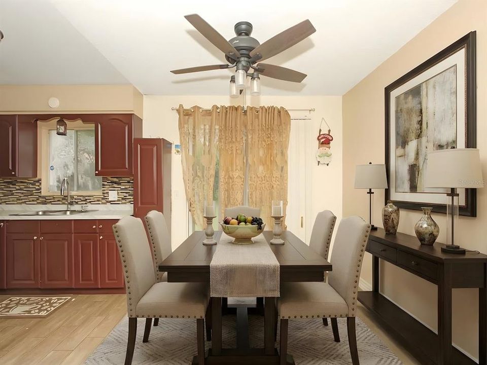 For Sale: $275,000 (3 beds, 2 baths, 1075 Square Feet)