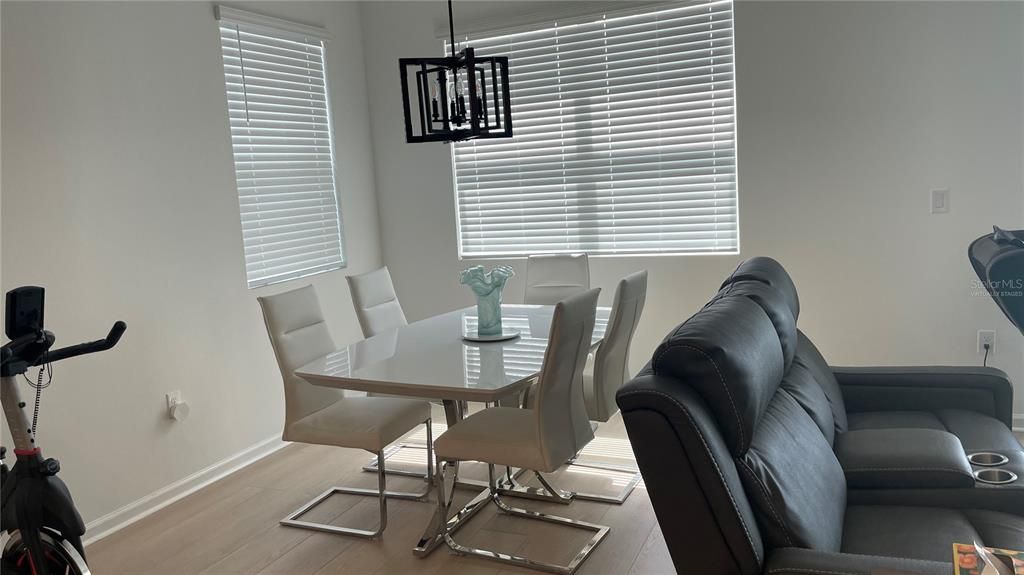 En Renta: $2,200 (3 camas, 2 baños, 1740 Pies cuadrados)