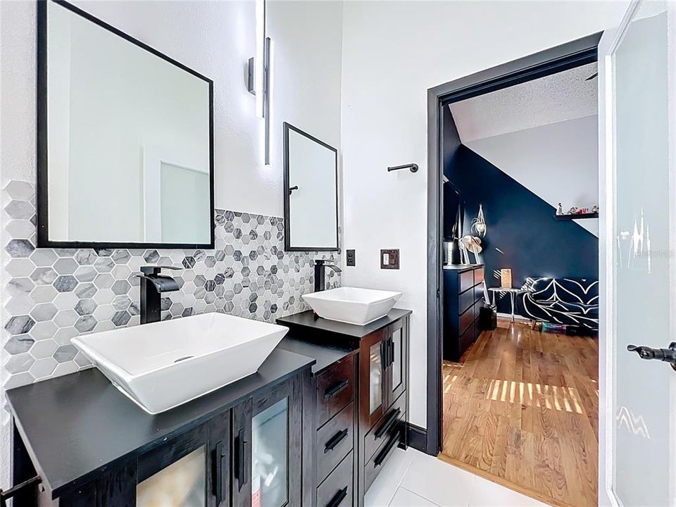 Active With Contract: $435,000 (3 beds, 2 baths, 1562 Square Feet)