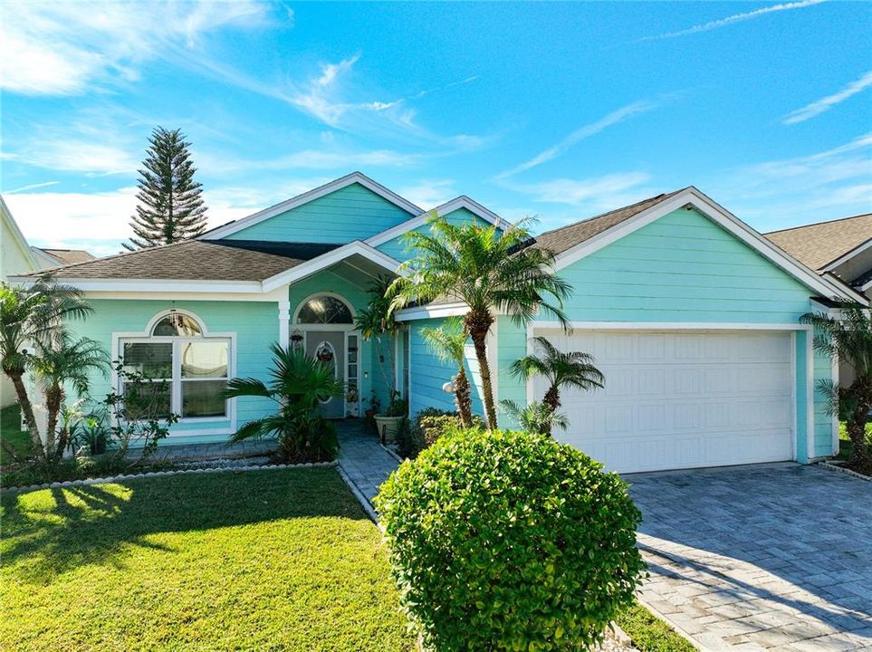 Active With Contract: $435,000 (3 beds, 2 baths, 1562 Square Feet)