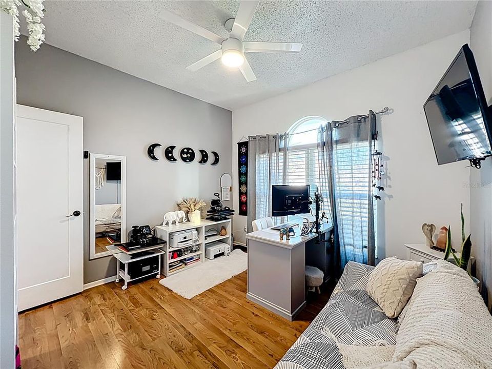 Active With Contract: $435,000 (3 beds, 2 baths, 1562 Square Feet)