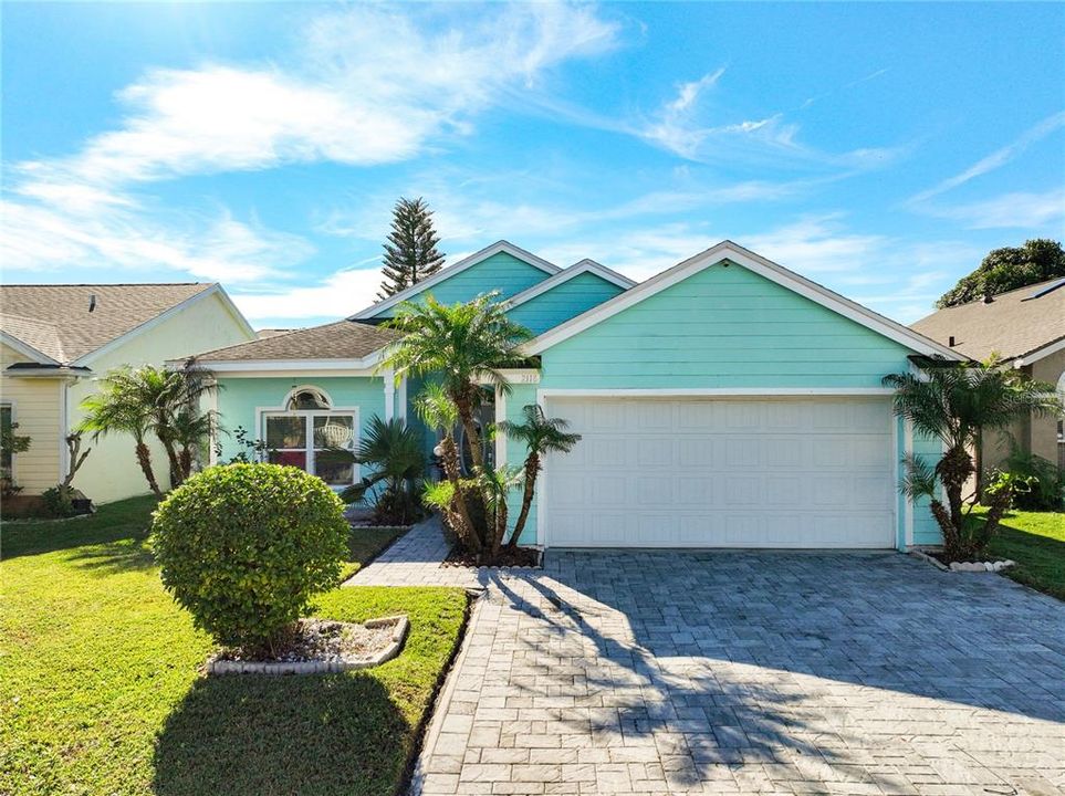 Active With Contract: $435,000 (3 beds, 2 baths, 1562 Square Feet)