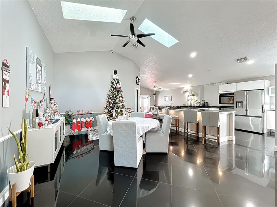 Active With Contract: $435,000 (3 beds, 2 baths, 1562 Square Feet)