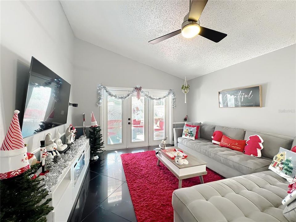 Active With Contract: $435,000 (3 beds, 2 baths, 1562 Square Feet)