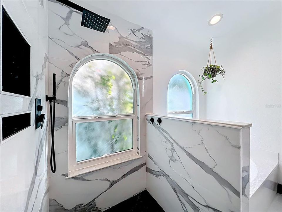 Active With Contract: $435,000 (3 beds, 2 baths, 1562 Square Feet)