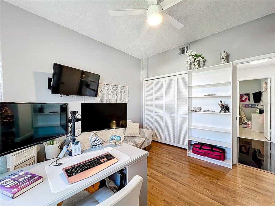 Active With Contract: $435,000 (3 beds, 2 baths, 1562 Square Feet)