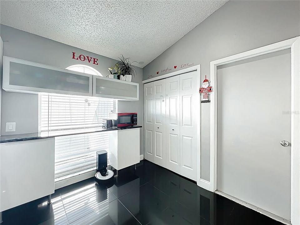 Active With Contract: $435,000 (3 beds, 2 baths, 1562 Square Feet)