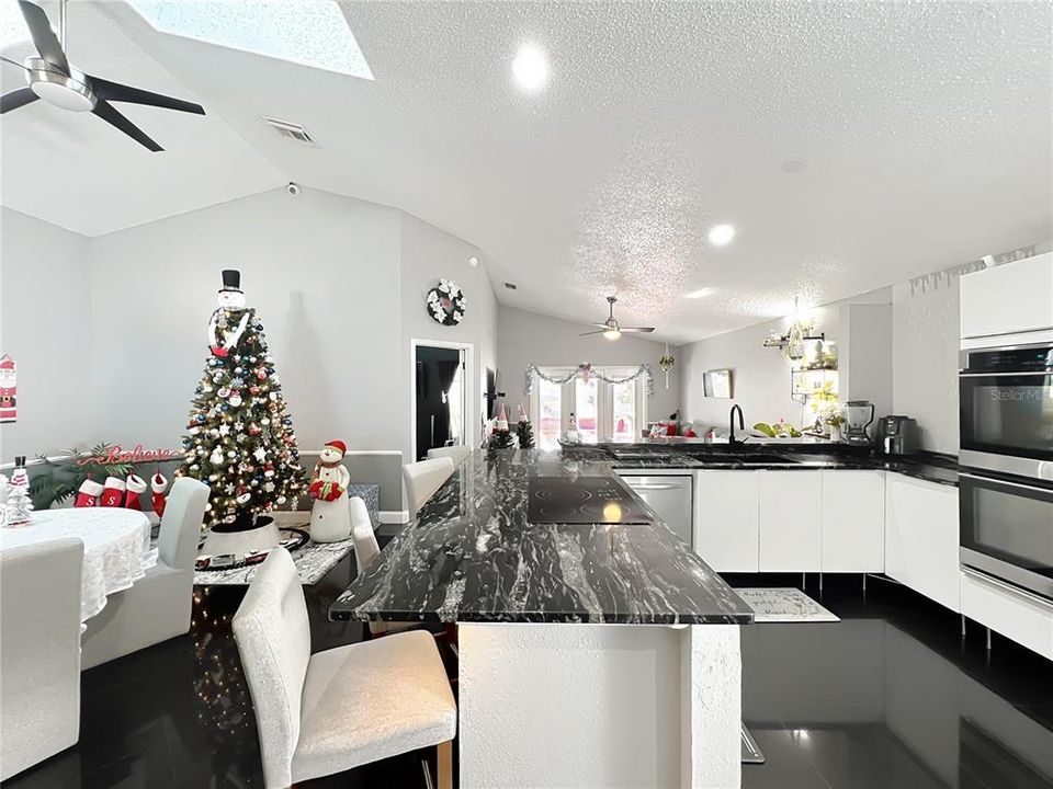 Active With Contract: $435,000 (3 beds, 2 baths, 1562 Square Feet)