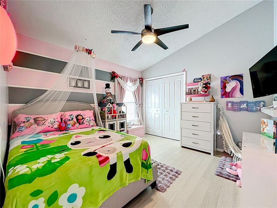 Active With Contract: $435,000 (3 beds, 2 baths, 1562 Square Feet)