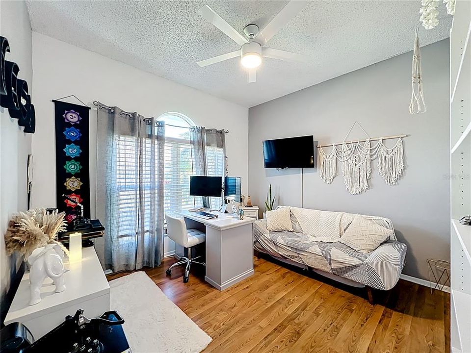 Active With Contract: $435,000 (3 beds, 2 baths, 1562 Square Feet)