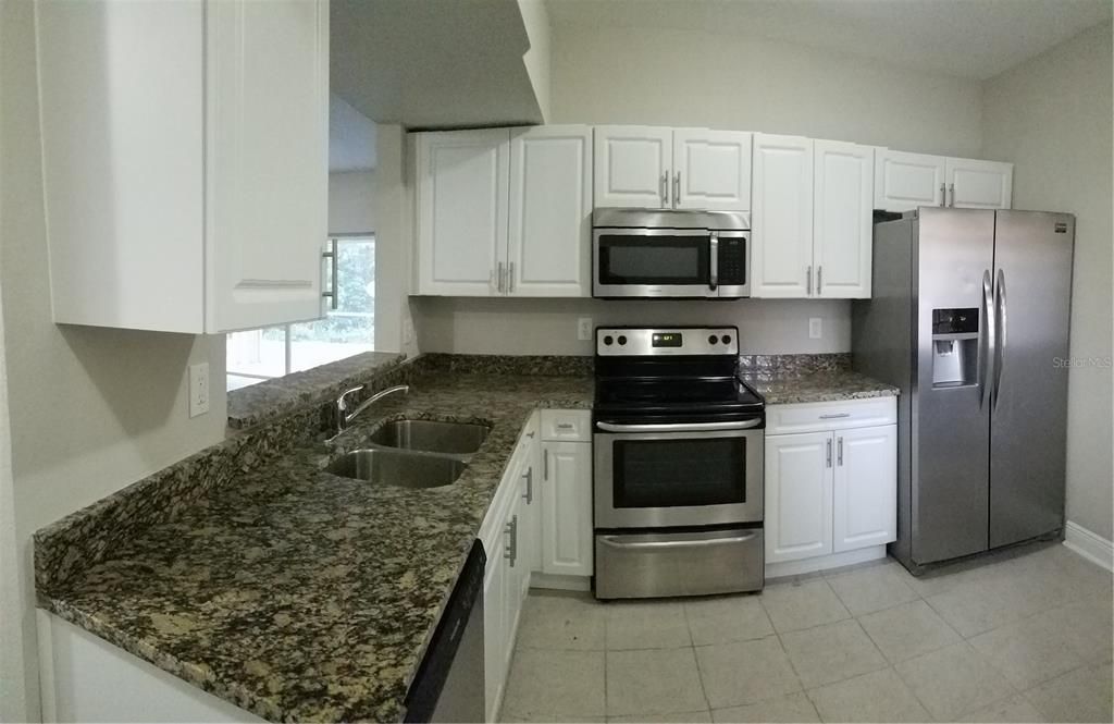 На продажу: $175,000 (3 спален, 2 ванн, 1151 Квадратных фут)