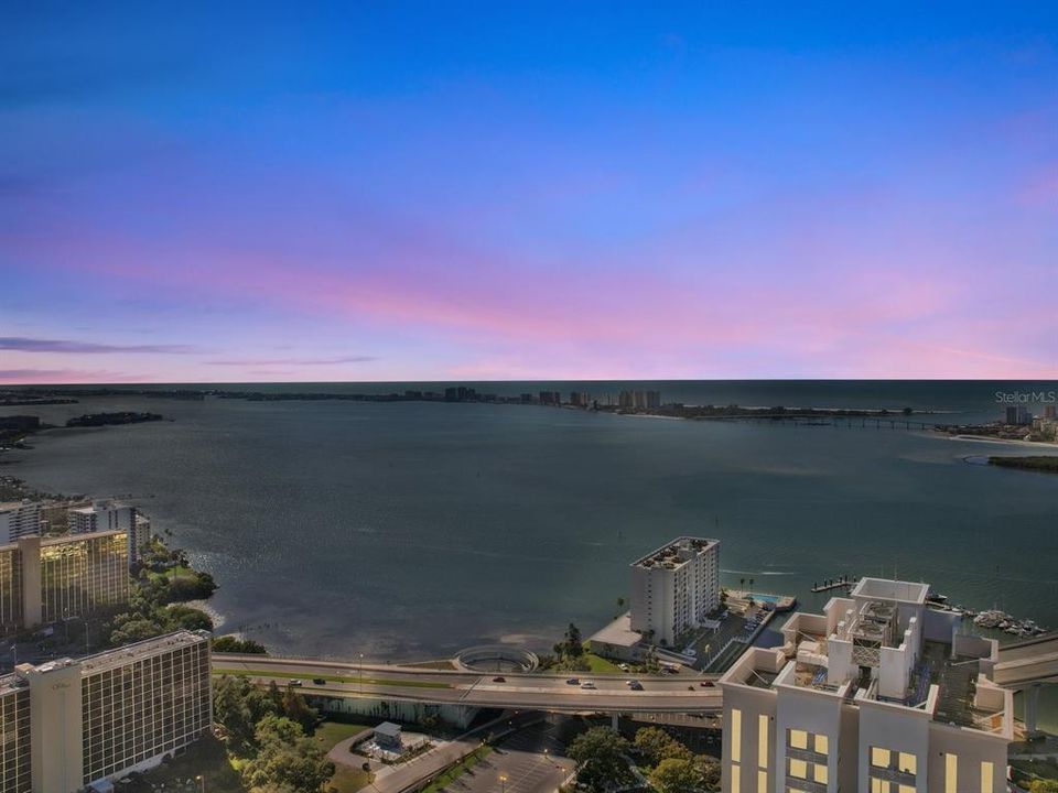 For Sale: $1,189,000 (2 beds, 2 baths, 1676 Square Feet)