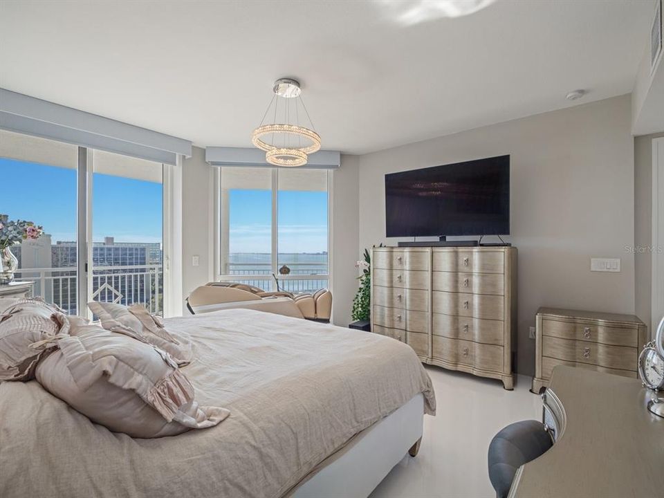 For Sale: $1,189,000 (2 beds, 2 baths, 1676 Square Feet)