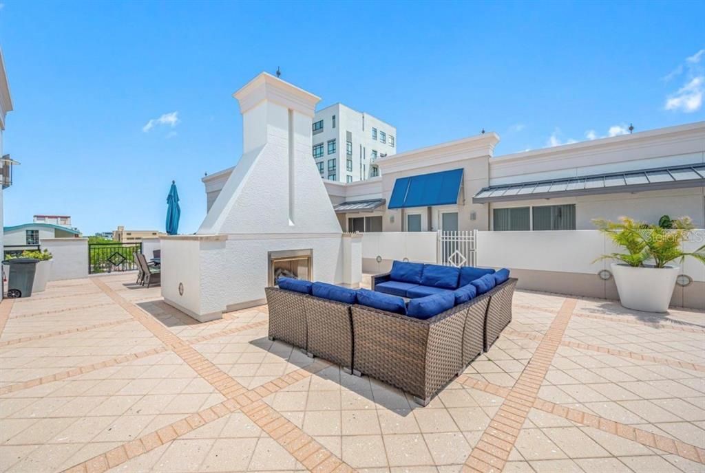 For Sale: $1,189,000 (2 beds, 2 baths, 1676 Square Feet)