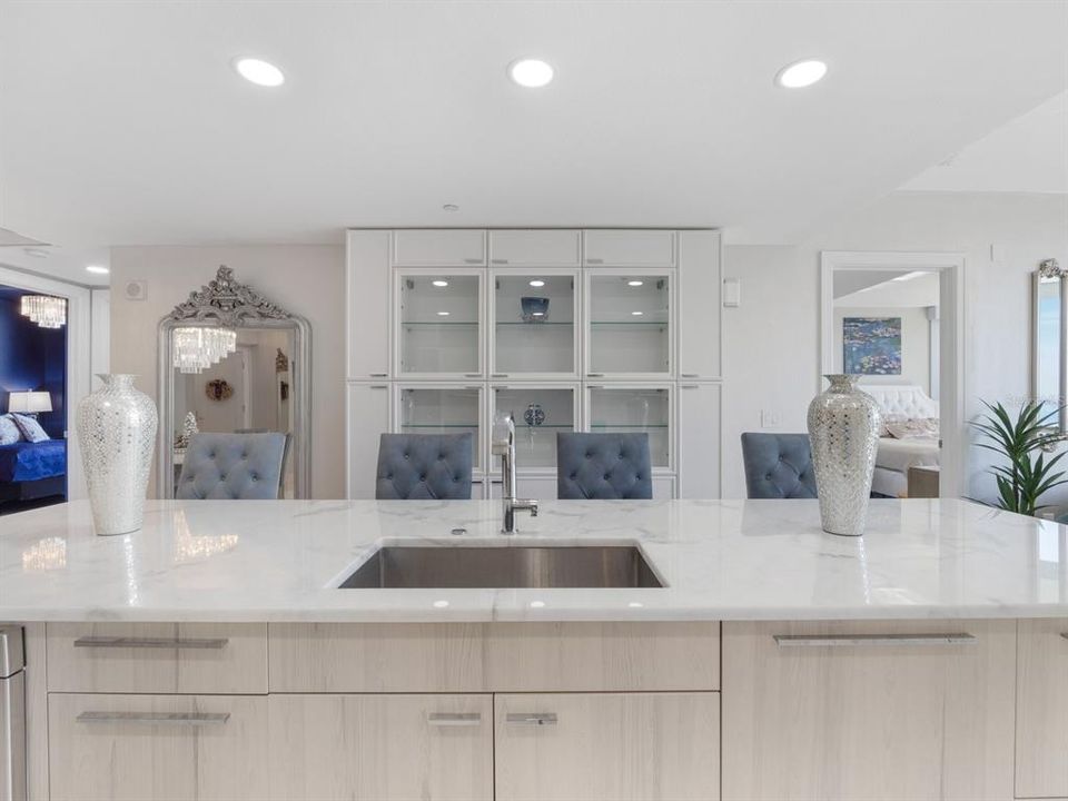 For Sale: $1,189,000 (2 beds, 2 baths, 1676 Square Feet)