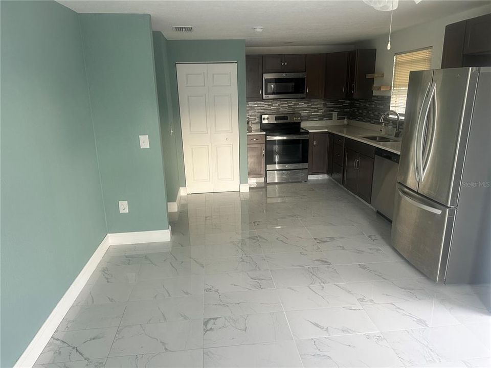 For Rent: $1,550 (2 beds, 1 baths, 459 Square Feet)