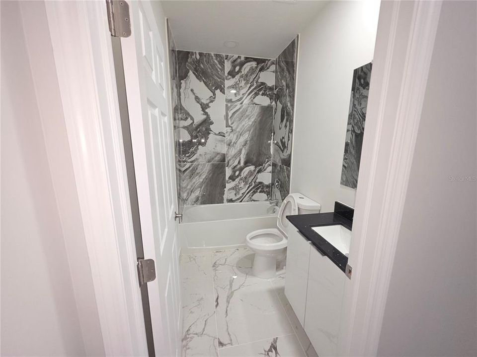 For Rent: $2,200 (3 beds, 2 baths, 1517 Square Feet)