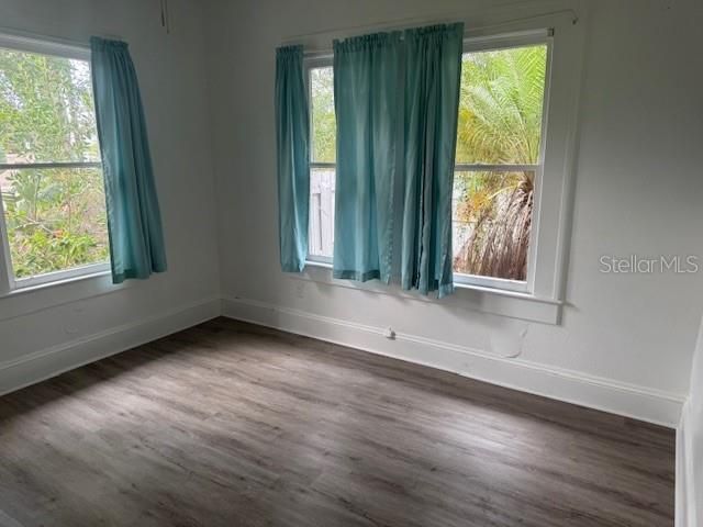 For Sale: $999,900 (4 beds, 4 baths, 2709 Square Feet)