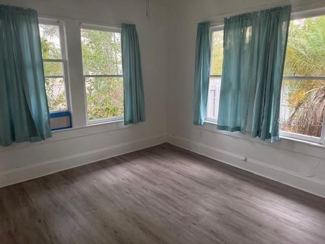 For Sale: $999,900 (4 beds, 4 baths, 2709 Square Feet)