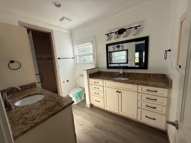 For Sale: $999,900 (4 beds, 4 baths, 2709 Square Feet)