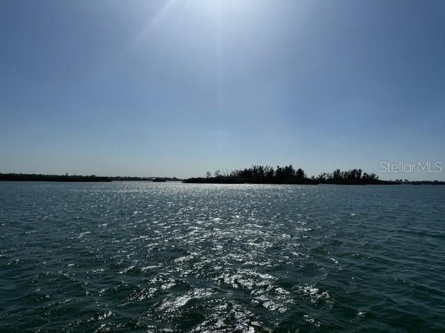 For Sale: $999,900 (4 beds, 4 baths, 2709 Square Feet)