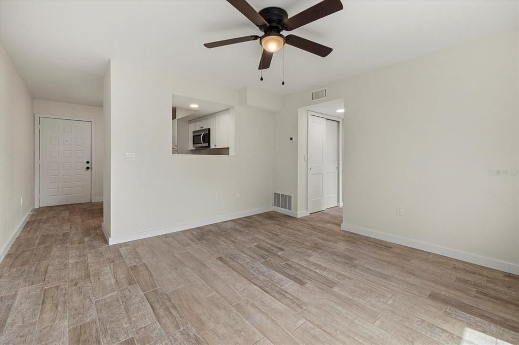 На продажу: $119,950 (1 спален, 1 ванн, 556 Квадратных фут)