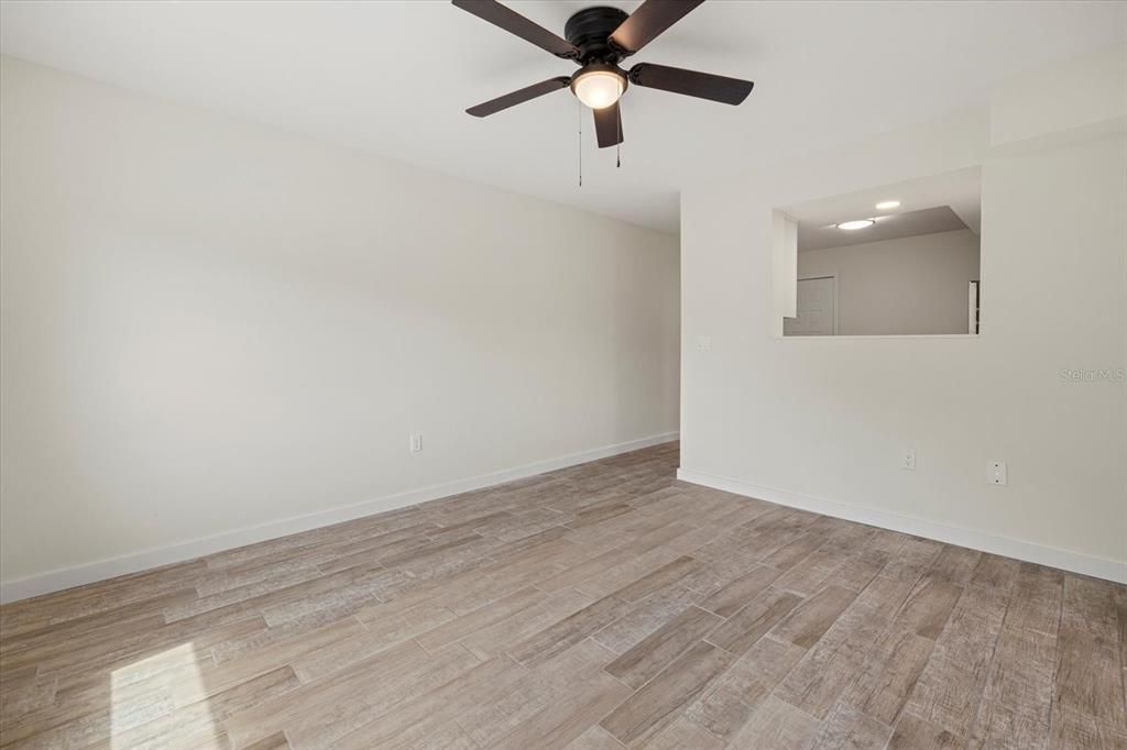 На продажу: $119,950 (1 спален, 1 ванн, 556 Квадратных фут)