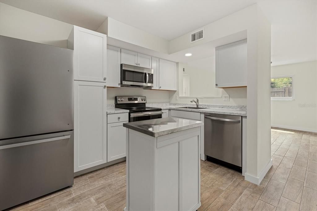 На продажу: $119,950 (1 спален, 1 ванн, 556 Квадратных фут)