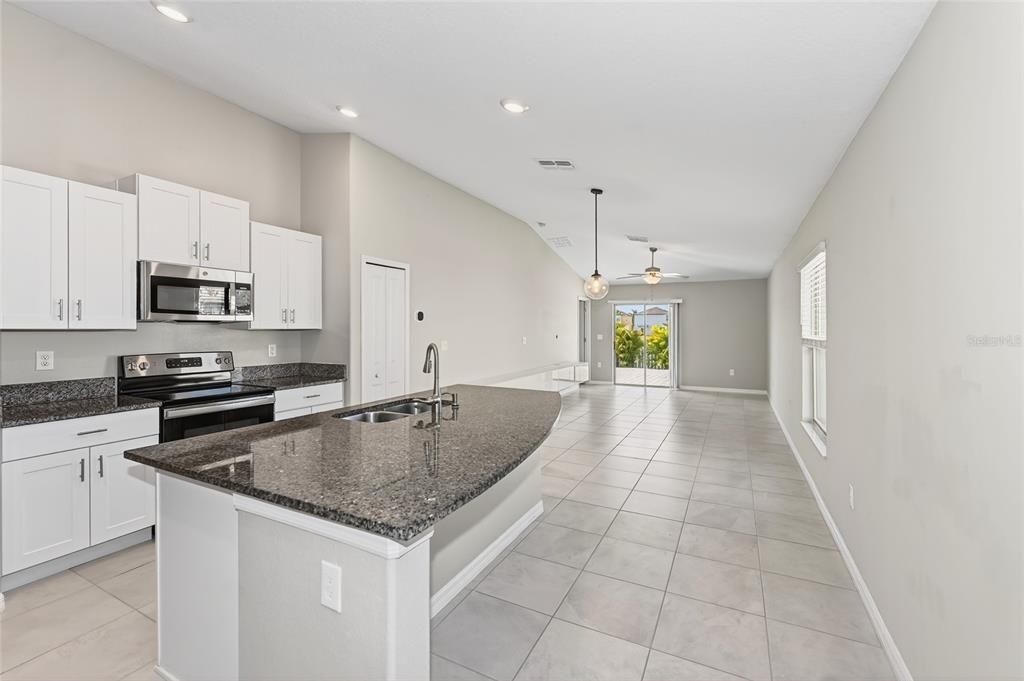 For Sale: $289,000 (3 beds, 2 baths, 1451 Square Feet)