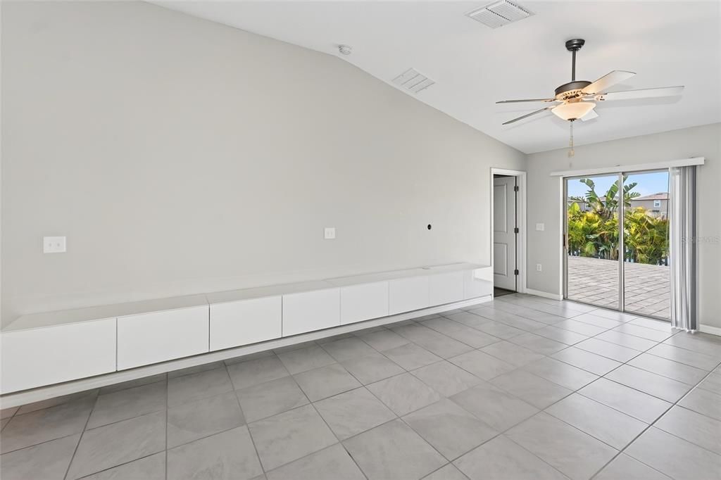 For Sale: $289,000 (3 beds, 2 baths, 1451 Square Feet)