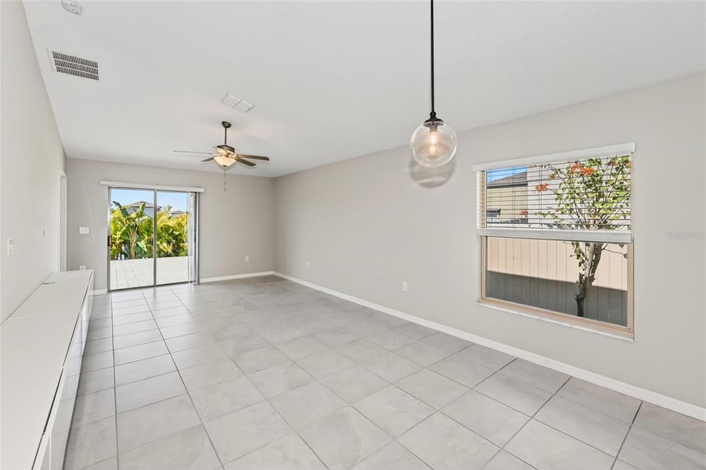 For Sale: $289,000 (3 beds, 2 baths, 1451 Square Feet)