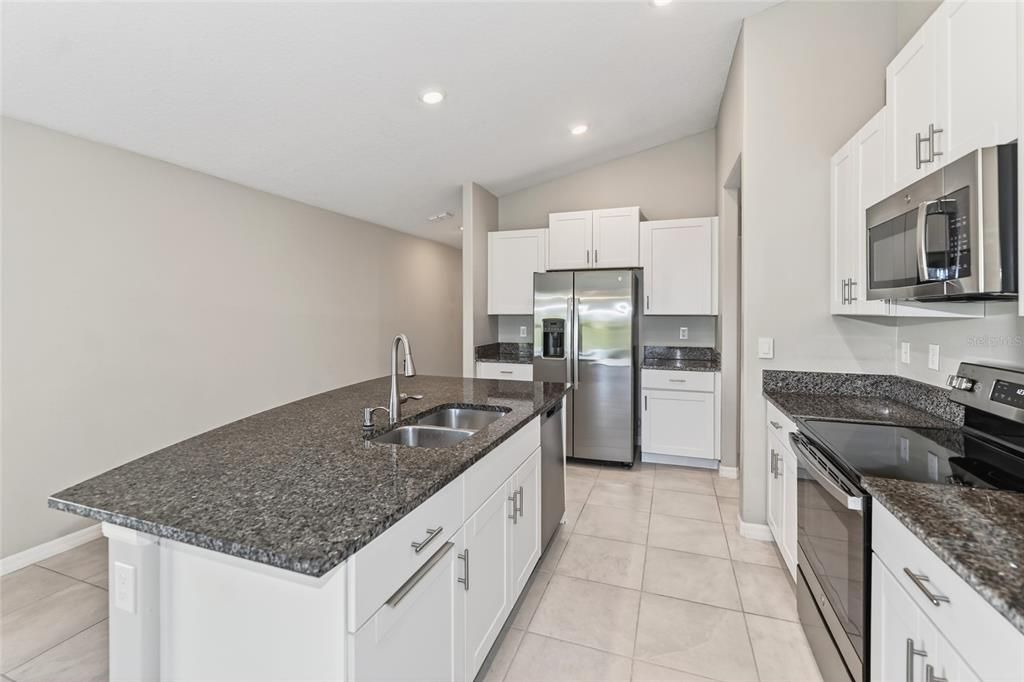 For Sale: $289,000 (3 beds, 2 baths, 1451 Square Feet)