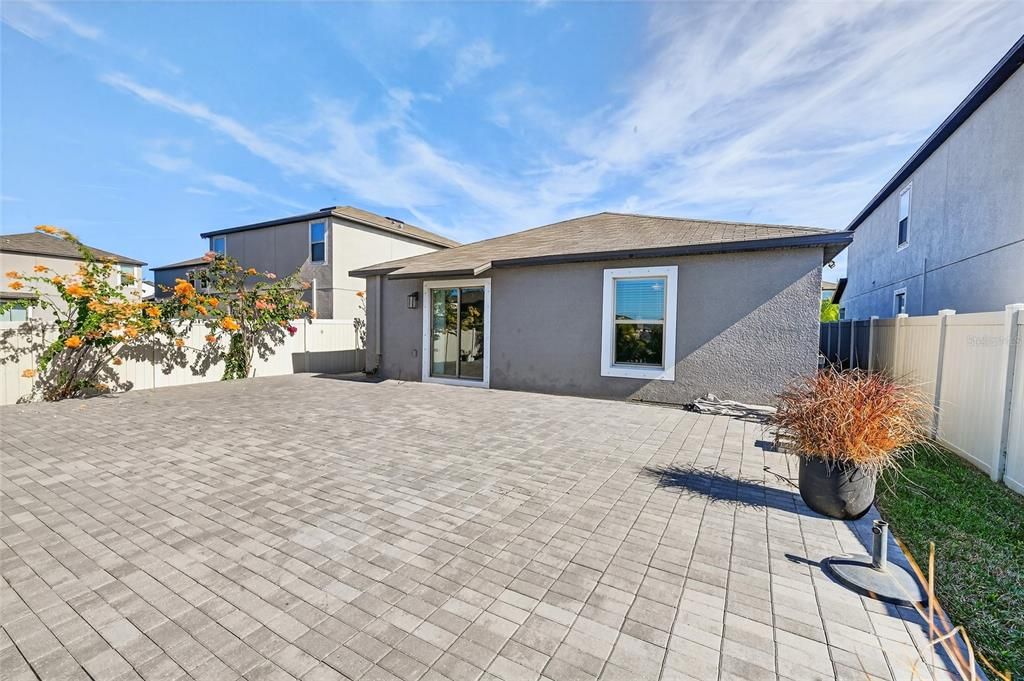 For Sale: $289,000 (3 beds, 2 baths, 1451 Square Feet)