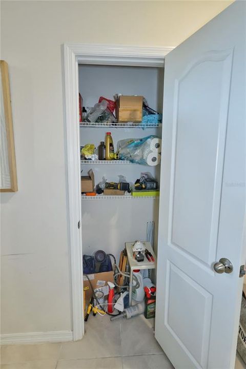 На продажу: $379,900 (4 спален, 2 ванн, 1867 Квадратных фут)