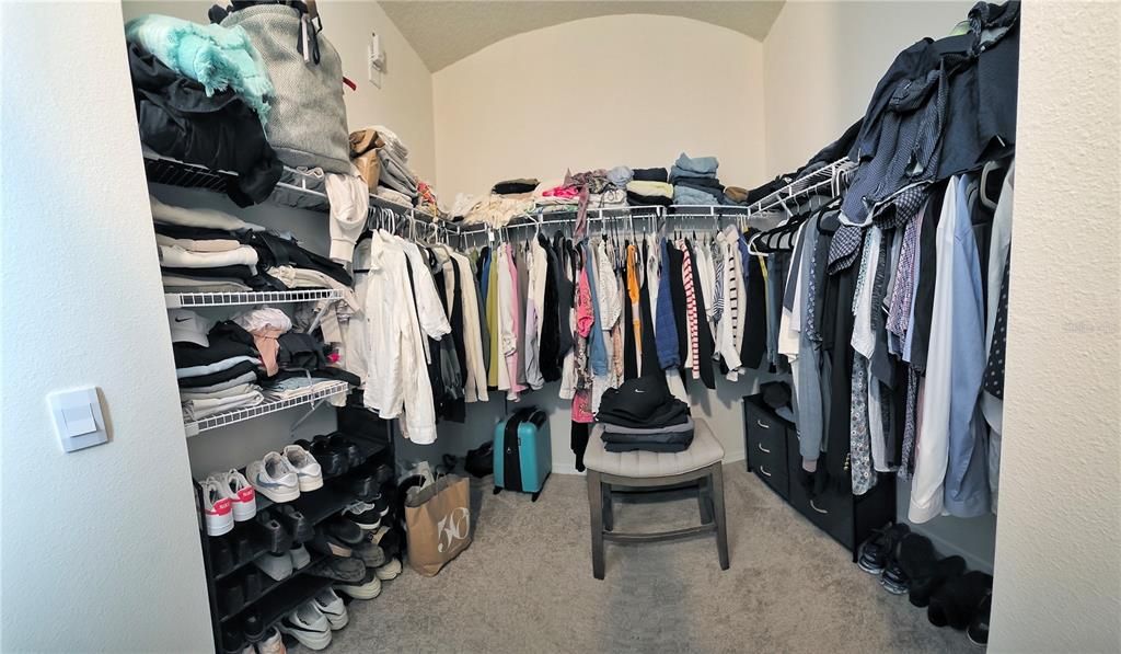 На продажу: $379,900 (4 спален, 2 ванн, 1867 Квадратных фут)