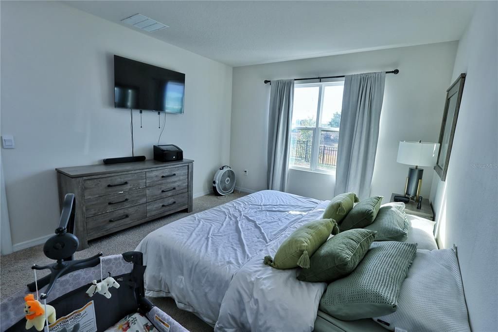 На продажу: $379,900 (4 спален, 2 ванн, 1867 Квадратных фут)