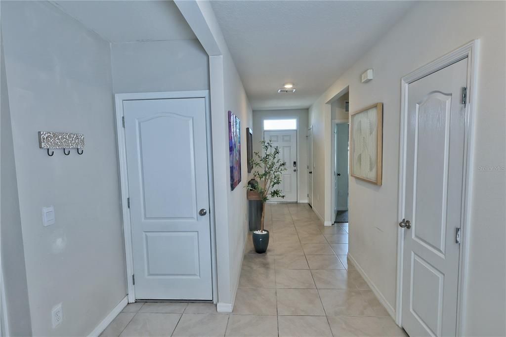 На продажу: $379,900 (4 спален, 2 ванн, 1867 Квадратных фут)