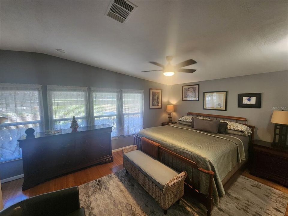 В аренду: $2,000 (2 спален, 2 ванн, 1724 Квадратных фут)