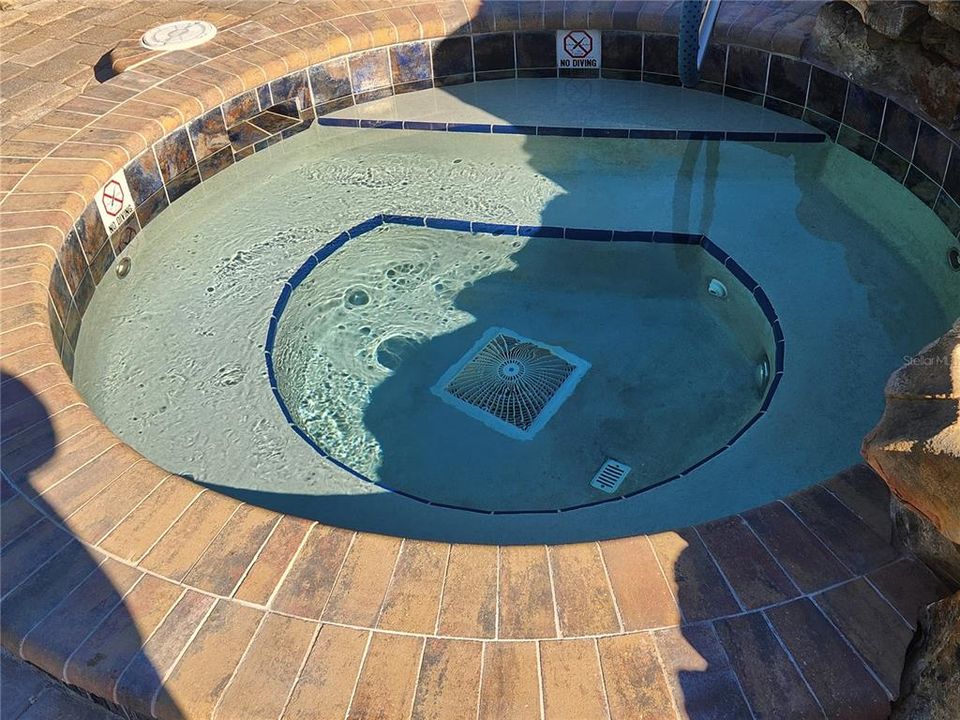 В аренду: $2,000 (2 спален, 2 ванн, 1724 Квадратных фут)