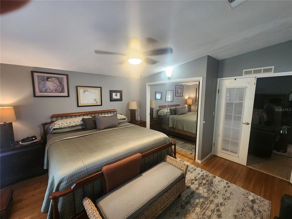 В аренду: $2,000 (2 спален, 2 ванн, 1724 Квадратных фут)